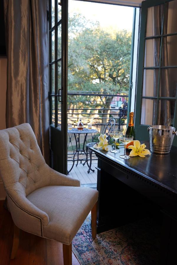 Royal Frenchmen Hotel And Bar New Orleans Bagian luar foto