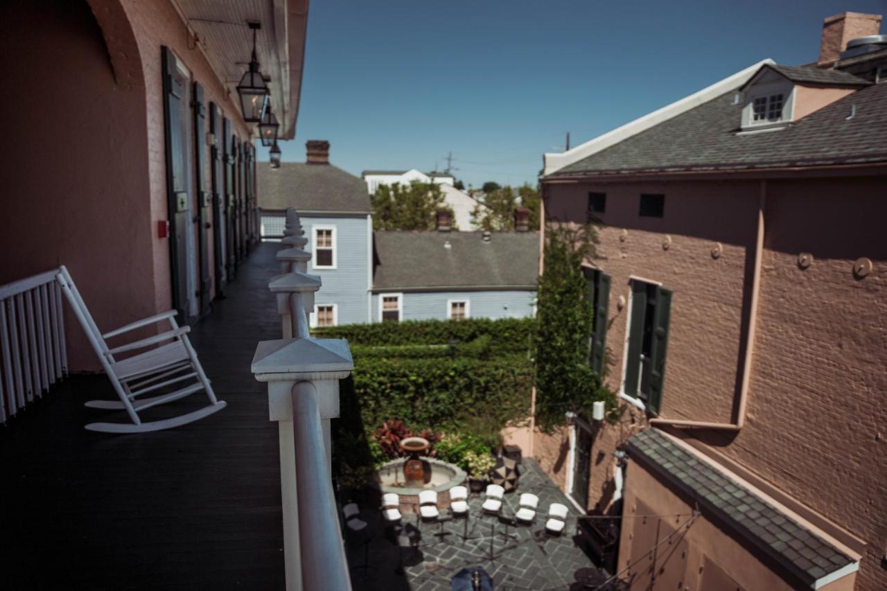 Royal Frenchmen Hotel And Bar New Orleans Bagian luar foto