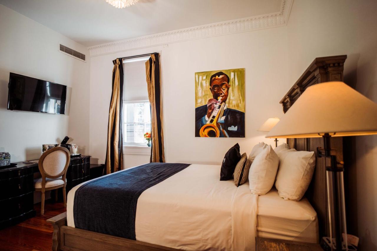 Royal Frenchmen Hotel And Bar New Orleans Bagian luar foto