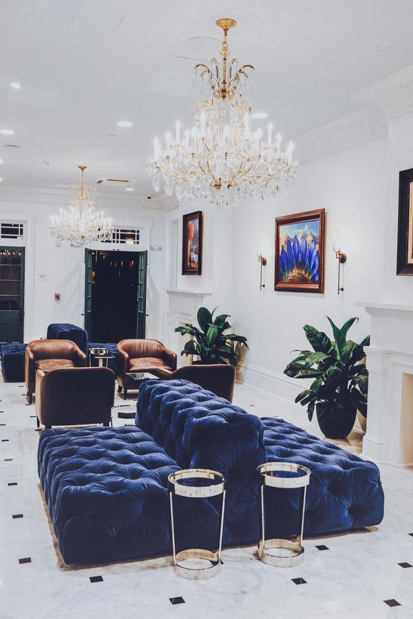 Royal Frenchmen Hotel And Bar New Orleans Bagian luar foto