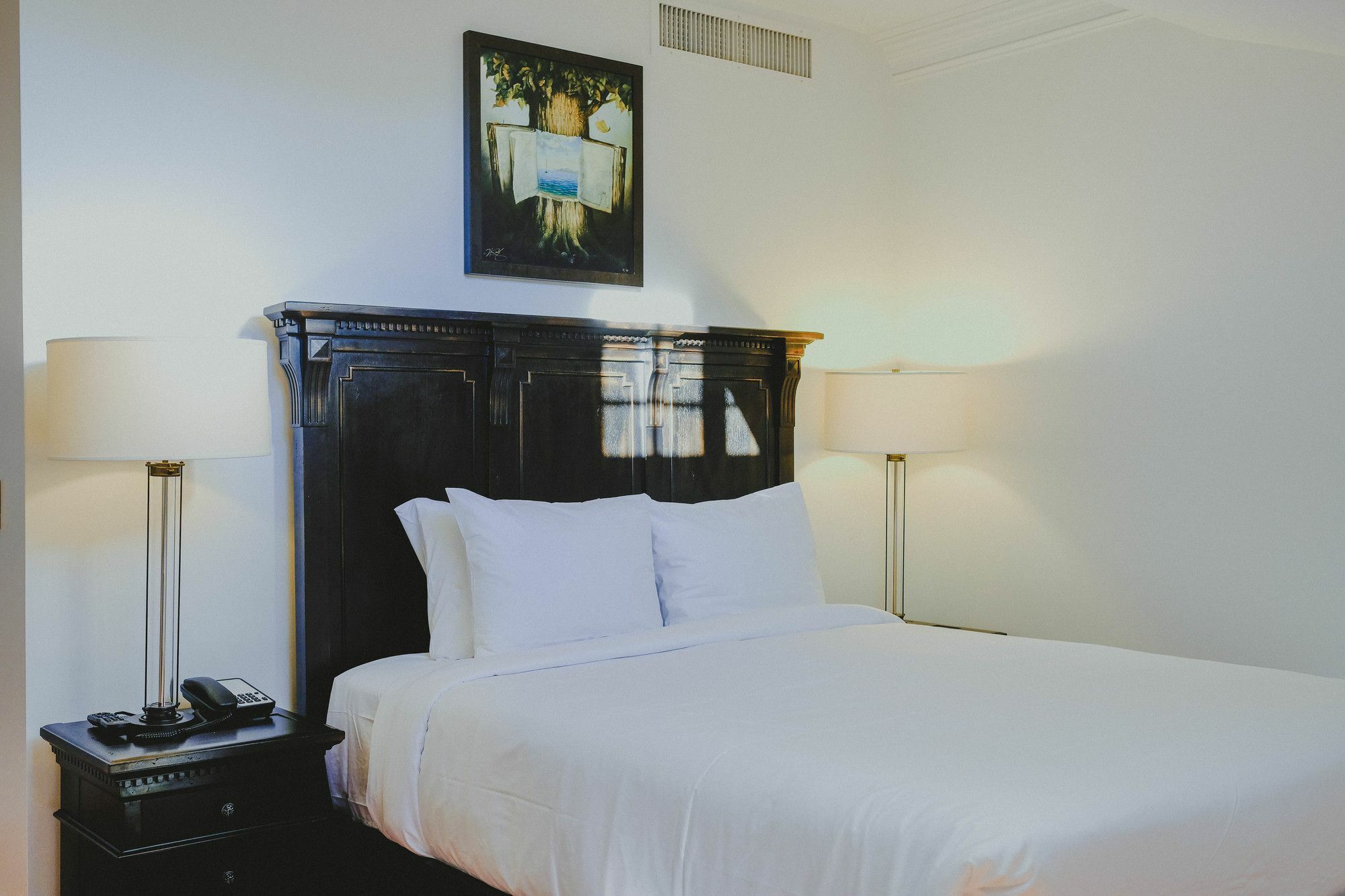 Royal Frenchmen Hotel And Bar New Orleans Bagian luar foto